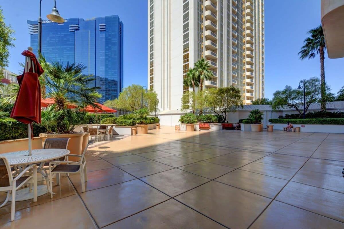 Mgm Signature-33-709 F1 Track & Strip View Balcony Las Vegas Esterno foto